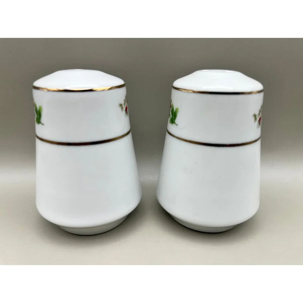 Christmas Holly Berry Porcelain Salt Pepper Shaker Set Gold Trim White Mistletoe